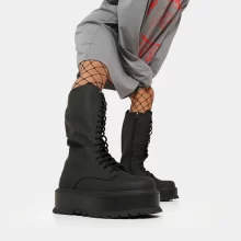 Koi boots all size now in..